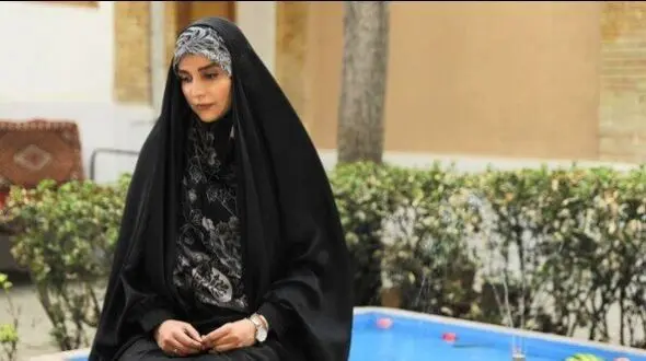 فیلم/ نگاهی به حیاط خانه پدری مژده لواسانی به بهانه دلتنگ شدن خانم مجری به روز برفی حیاطشان بخاطر گرمای این روزها