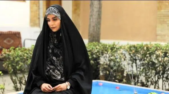 فیلم/ نگاهی به حیاط خانه پدری مژده لواسانی به بهانه دلتنگ شدن خانم مجری به روز برفی حیاطشان بخاطر گرمای این روزها