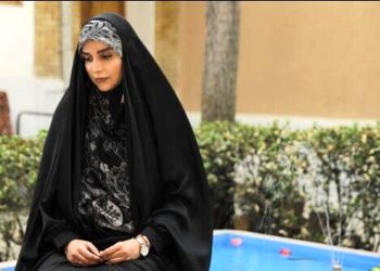 فیلم/ نگاهی به حیاط خانه پدری مژده لواسانی به بهانه دلتنگ شدن خانم مجری به روز برفی حیاطشان بخاطر گرمای این روزها
