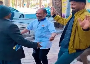 فیلم آواز شاد / آقاهه تو خیابون رقصید انگار بقیه منتظر بودن ریختن وسط جوری لرزوندن جهانی شد 