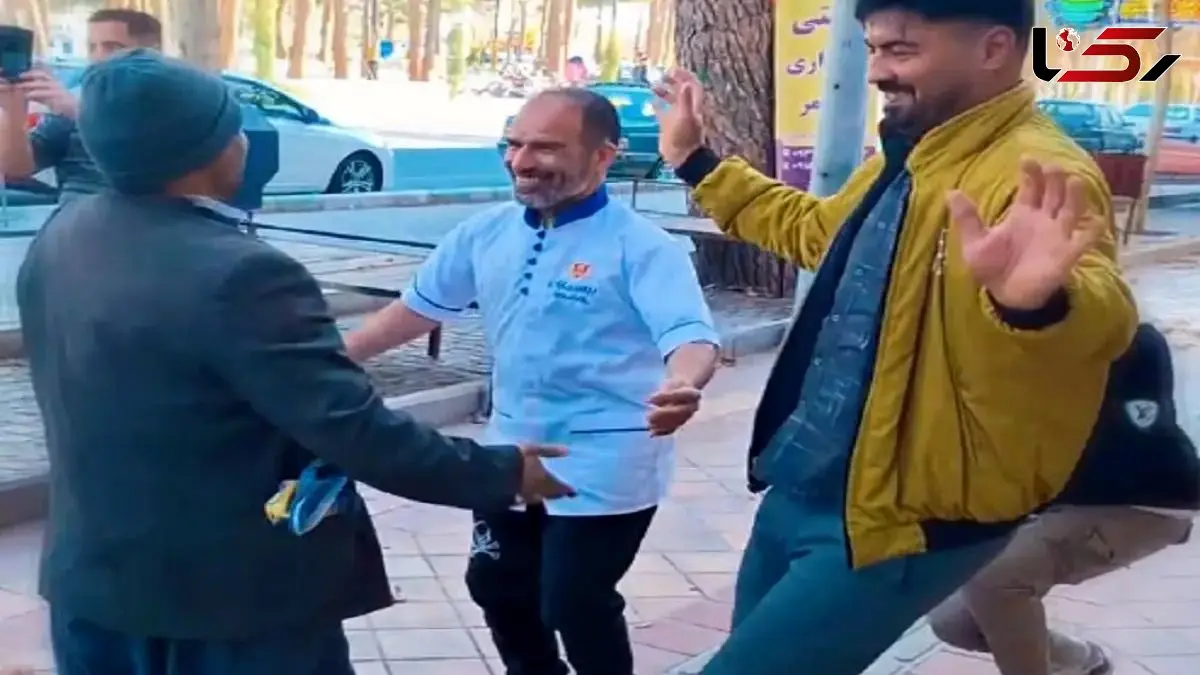 فیلم آواز شاد / آقاهه تو خیابون رقصید انگار بقیه منتظر بودن ریختن وسط جوری لرزوندن جهانی شد 