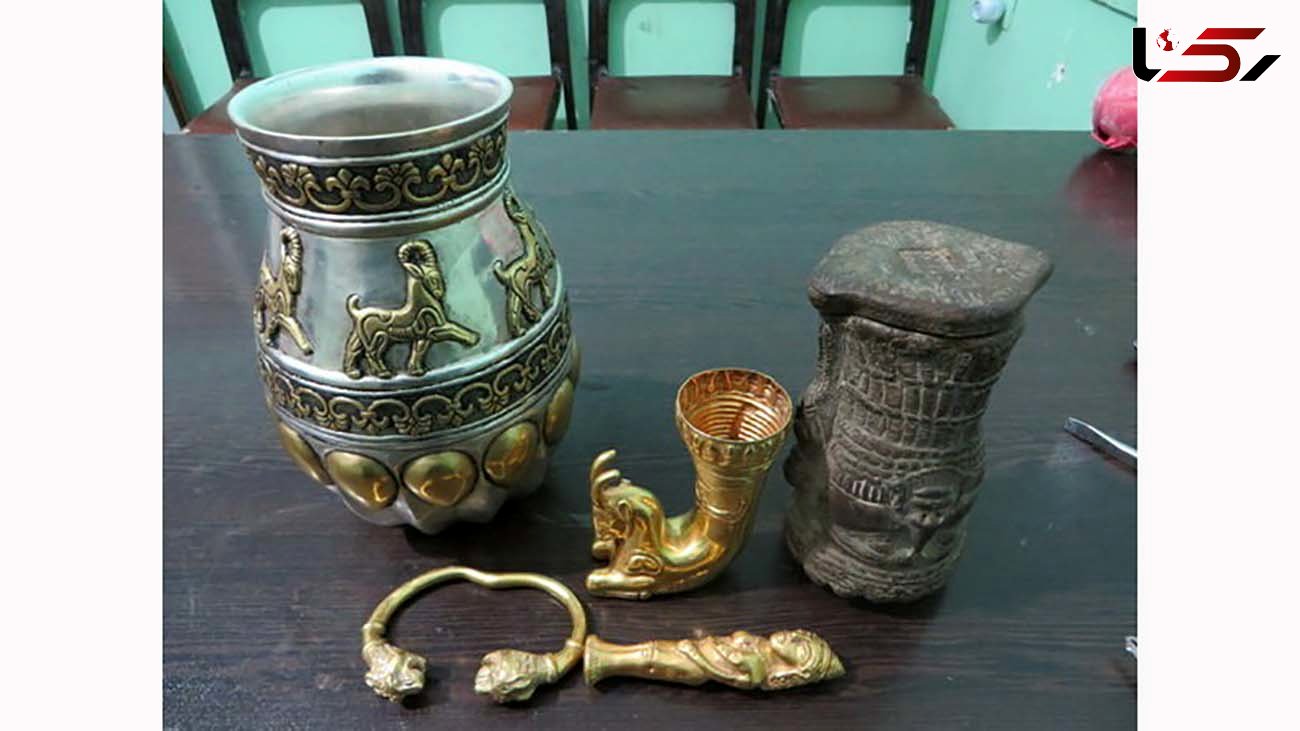 مرد رودباری در حال فروش یادگاری های 3000 ساله دستگیر شد 