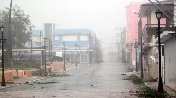 فیلم لحظه عبور طوفان ماریا از جزایر پورتوریکو + عکس