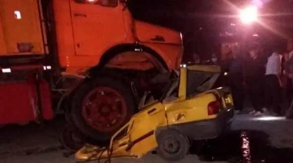 فیلم لحظه مرگ پدر و پسر کرمانشاهی که دل ها را تکان دادند / زیر کامیون له شدند