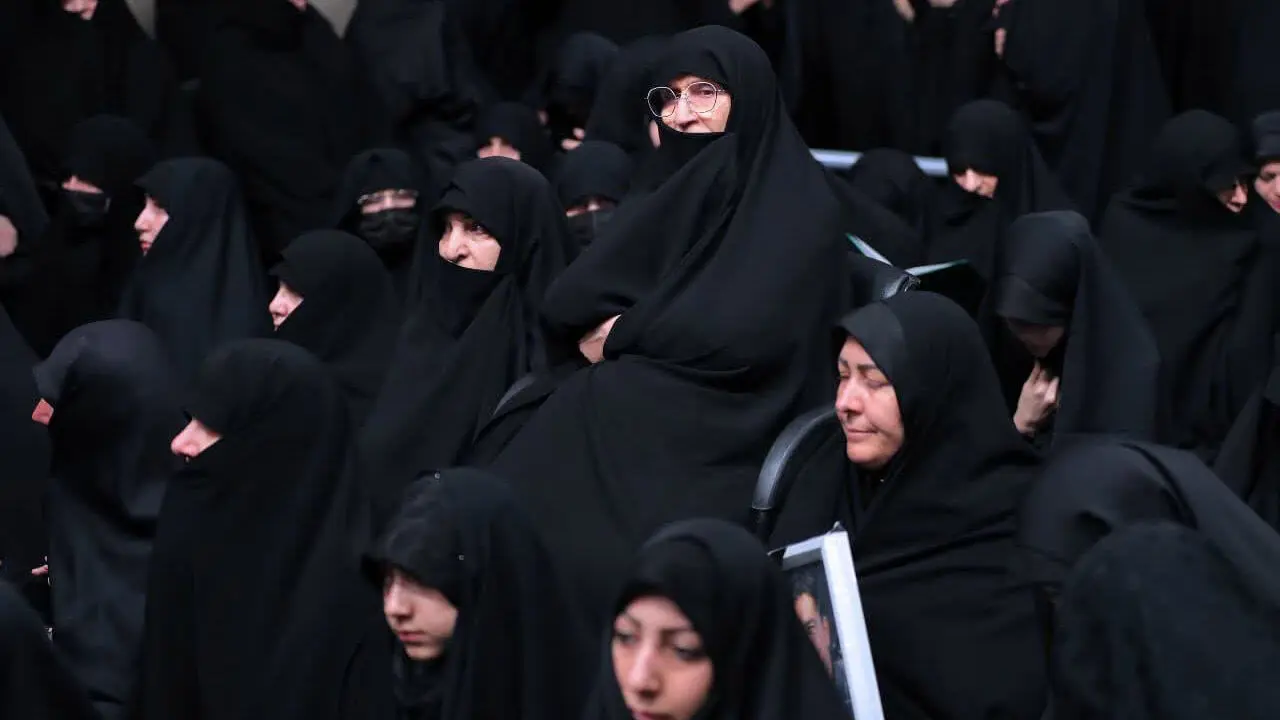 گزارش تصویری مراسم بزرگداشت رئیس‌جمهور شهید و همراهان گرامی ایشان با حضور رهبر انقلاب در حسینیه امام خمینی (ره). ۱۴۰۳/۳/۵