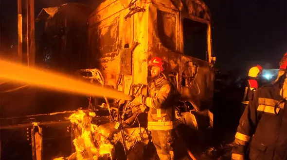 فیلمی تکان‌دهنده از آتش‌سوزی مهیب 5 تریلر حامل گاز مایع در اسلامشهر+جزئیات