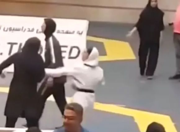 جنجال باورنکردنی در لیگ تکواندوی زنان! + فیلم زد و خوردی که پخش شد!