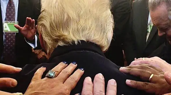 آیا ترامپ از نشانه های آخرالزمانی است؟ بیان او مذهبی است نه سیاسی!