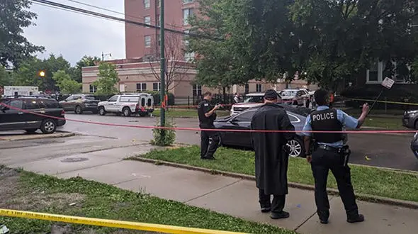 تیراندازی وحشتناک در مراسم خاکسپاری در شیکاگو + فیلم و عکس