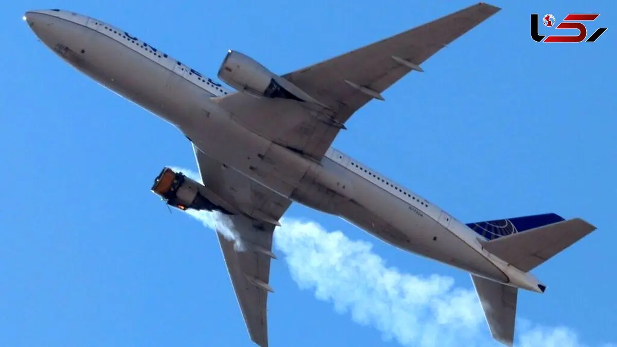 لحظه انفجار موتور هواپیمای مسافربری در آسمان نیجریه + فیلم