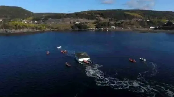 جا به جایی خانه با قایق + فیلم