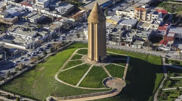  فرش سبز طبیعت گنبد کاووس در انتظار مسافران نوروزی