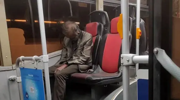 برملا شدن راز مرگ جنازه نشسته مرد تهرانی روی صندلی اتوبوس