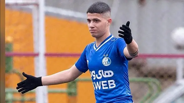 عرفان باقری بدون صحبت با خبرنگاران باشگاه پرسپولیس را ترک کرد(ویدیو)