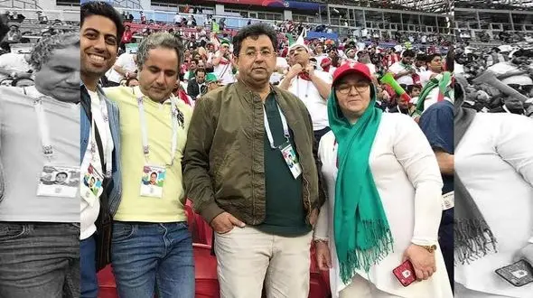 پدر و مادر سردار آزمون در استادیوم +عکس