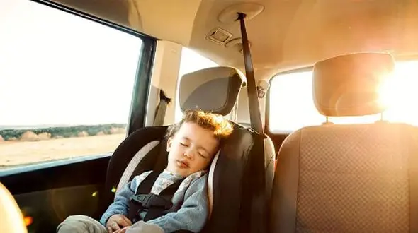 صندلی‌ های داغ خودرو: تهدیدی جدی برای سلامت کودکان