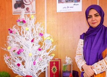 فیلم / نگاهی به چیدمان خانه شاهانه و لوکس «الهه رضایی»، مجری نوستالژی دهه 60 / از مبلمان مدرن و لوستر برنجی تا کابینت های اروپایی