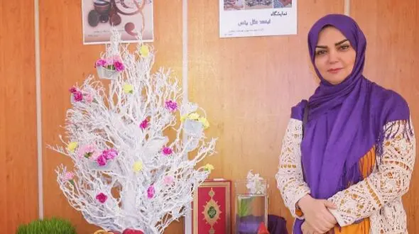 فیلم / نگاهی به چیدمان خانه شاهانه و لوکس «الهه رضایی»، مجری نوستالژی دهه 60 / از مبلمان مدرن و لوستر برنجی تا کابینت های اروپایی
