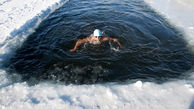 شنا در سرمای جان سوز سد مهاباد + فیلم باورنکردنی