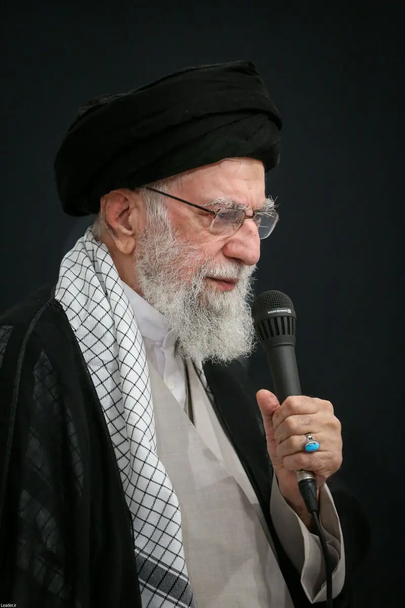 رهبر انقلاب حضرت آیت الله خامنه ای در مراسم بزرگداشت شهدای جنگ تحمیلی اخیر 7-5-1404