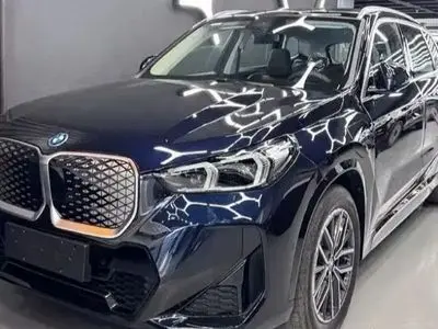 عکس های شاسی‌ بلند تمام برقی بی‌ ام‌ و iX1 2025؛ ورود تکنولوژی جدید به ایران