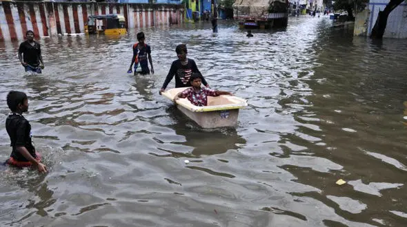 سیلاب مهیب چند  هندی را به کام مرگ کشاند + تصویری حیرت آور