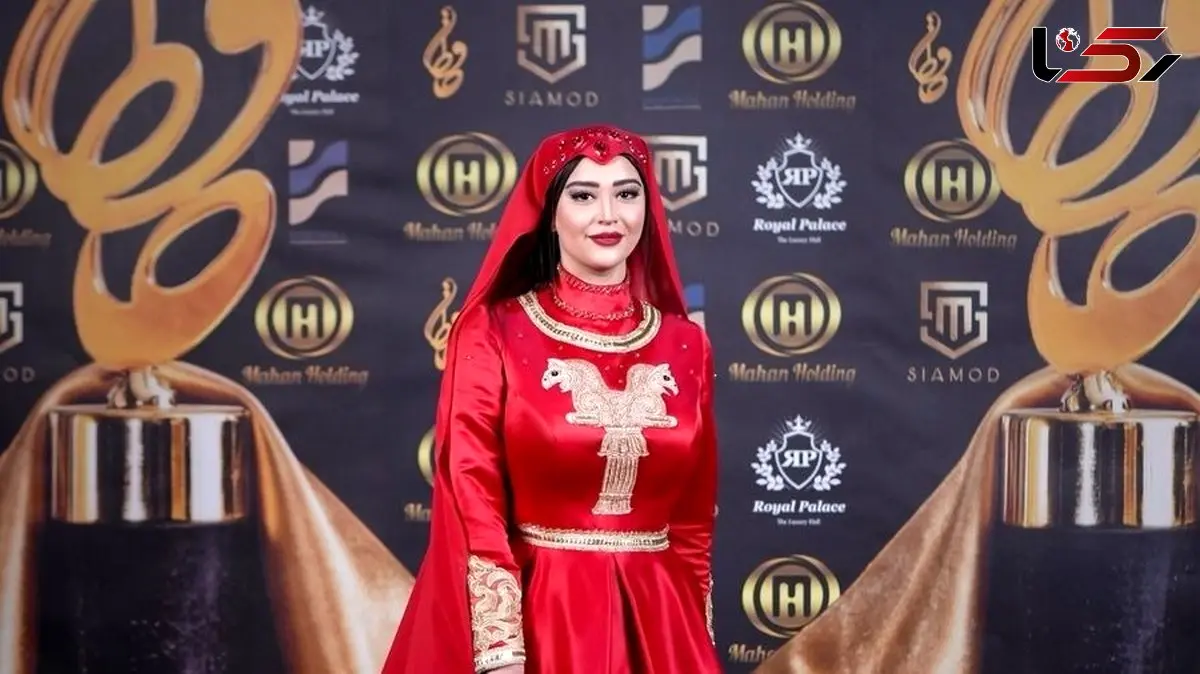 عکس ها / نگاهی به استایل متفاوت هنرمندان ایرانی در جشن ها و گردهمایی های رسمی که هریک راوی داستانی از تاریخ ایران هستند/ ساغر استاد شریف، نورا محقق و...