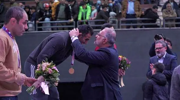 پهلوان شهرداری تهران معرفی شد