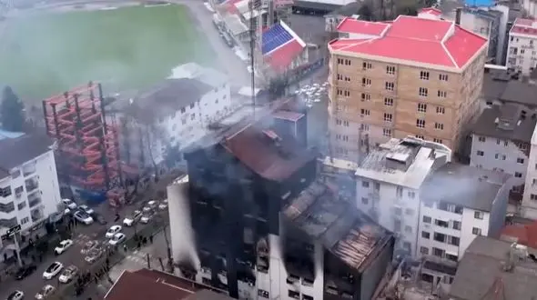 فیلم جزییات تلخ شهادت خانم پرستار مرضیه نبوی نیا و آتش زدن درمانگاه امام سجاد