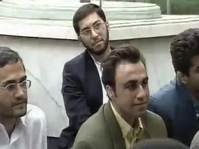 عکس مشترک رهبر انقلاب با رضا عطاران در دیدار با هنرمندان / چقدر عطاران و حسن جوهرچی و رامبد جوان جوون بودن!