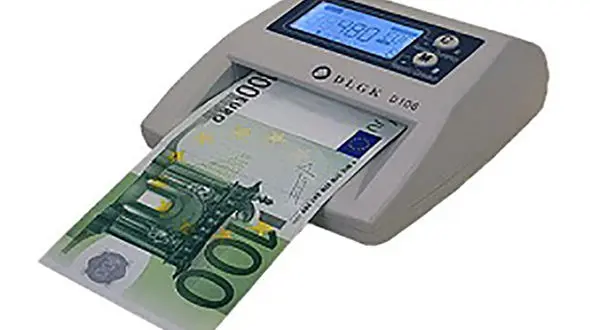 کشف صدها دستگاه دیجیتال جعل ارز خارجی در هویزه