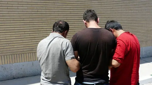 مرگ مرد گروگان گیر در تعقیب و گریز پلیسی / این مرد به زور را از گلستان به کرمان برده بودند