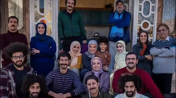 فیلم / سکانس سریال پایتخت/نقی تو مخفف فی فی مونده میگه باید میشد ار ار/این سکانس همه رو منفجر کرد 