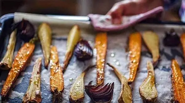 کشف سبزی سرخ شده ۱۷۰ هزار ساله در آفریقا+ عکس