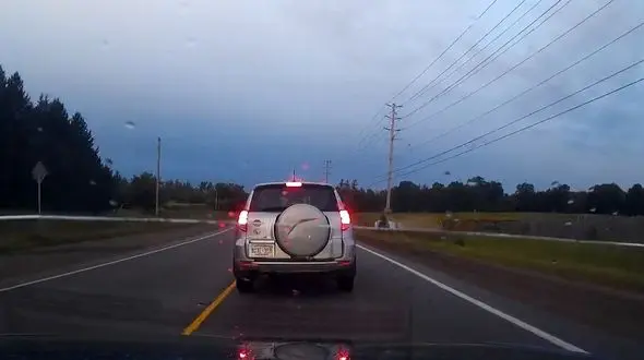 از دست رفتن تعادل ماشین که موجب مرگ راننده اش شد! + فیلم و عکس