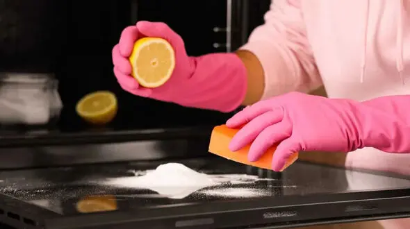 ترفندهای خانه‌ داری برای برق انداختن اجاق گاز