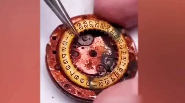 ساعت زیرخاکی مثل روز اولش به کار افتاد + فیلم