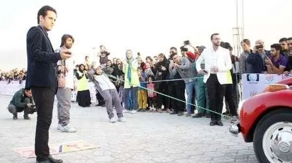 دختر 16 ساله اهوازی با دندان هایش جهانی شد+عکس