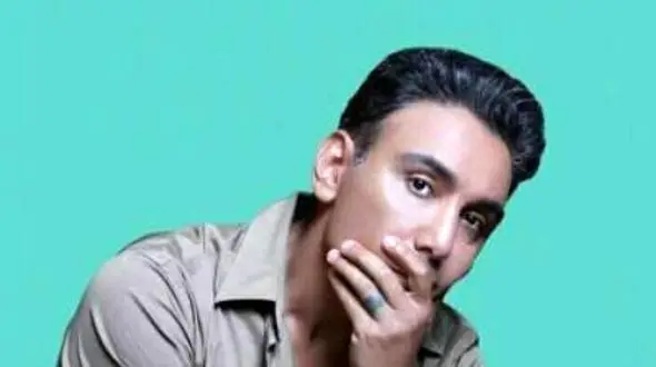 دانلود آهنگ بی اعتمادم کن با صدای شادمهر عقیلی کامل کیفیت اصلی mp3