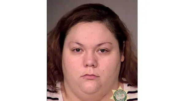 یک فاجعه/مادری که کودکش را آنلاین فروخت + عکس 