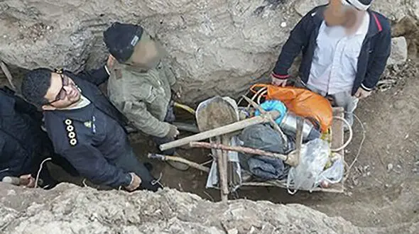 دستگیری سوداگران اشیاء عتیقه در تویسرکان 