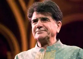 دانلود / اشعار عاشقانه مولانا/ من از کجا پند از کجا، باده بگردان ساقیا با آواز باشکوه استاد شجریان