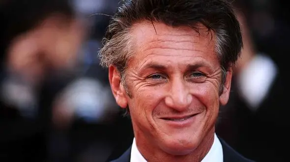 هشدار وکیل بازیگر معروف به یک شبکه تلویزیونی 