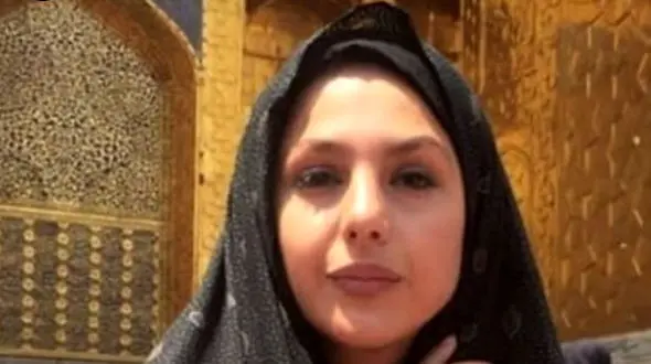 کت و دامن شیک جوانه دلشاد بیرون از خانه ! + عکس خانم بازیگر نچرال !