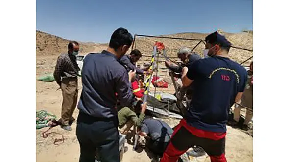 فریادهای زن شیرازی از عمق 25 متری چاه / هیچ کس جایش را نمی دانست + عکس