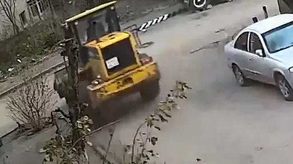 ببینید شوکه می شوید / لودر ترمز برید هیچ چیزی جلودارش نبود + فیلم