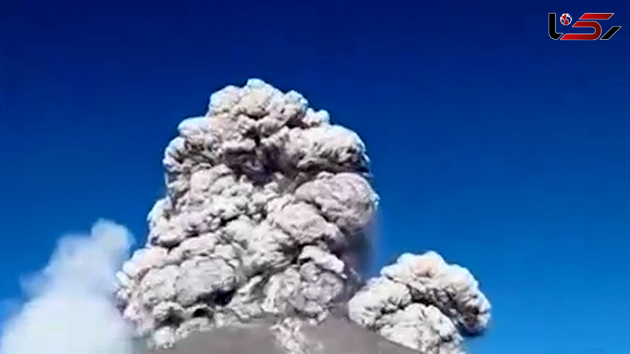 فیلمی دلهره‌آور از لحظه فوران آتشفشان و فرار گردشگران! + صحنه باورنکردنی