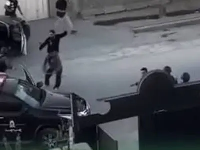 فیلم عملیات هالیوودی پلیس نوپو دربرابر گنده لات های قمه کش / عبدل آباد تهران شاهد ای جدال رودر رو بود