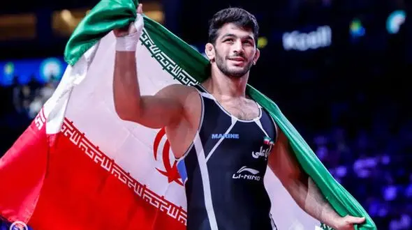 اولین عکس از همسر زیبای حسن یزدانی / در لباس عروس و دامادی ببینید