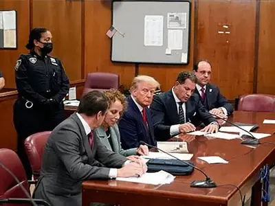   پدربزرگ ترامپ خانه فساد داشت/ ترامپ ۴۰۰۰ پرونده قضایی در امریکا محاکمه می شود 